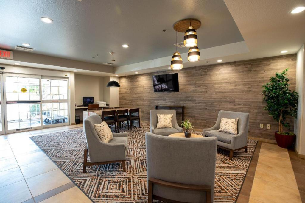 Candlewood Suites Saint Joseph By Ihg Eksteriør bilde